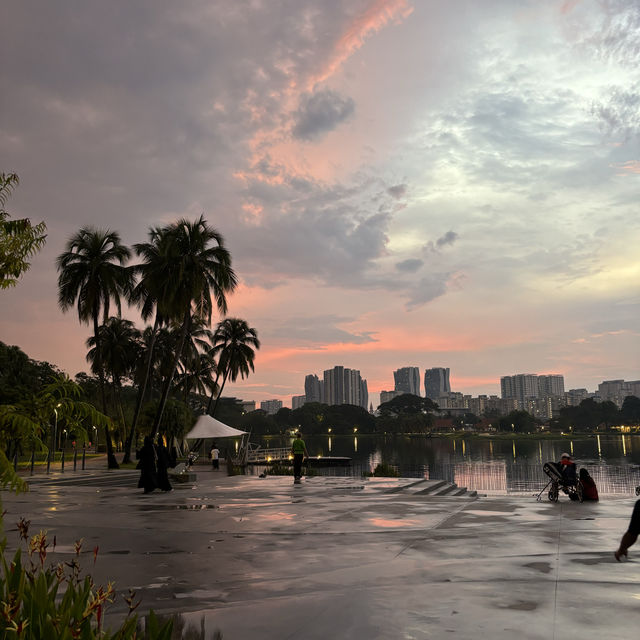  aesthetic cafe by the lake in kl