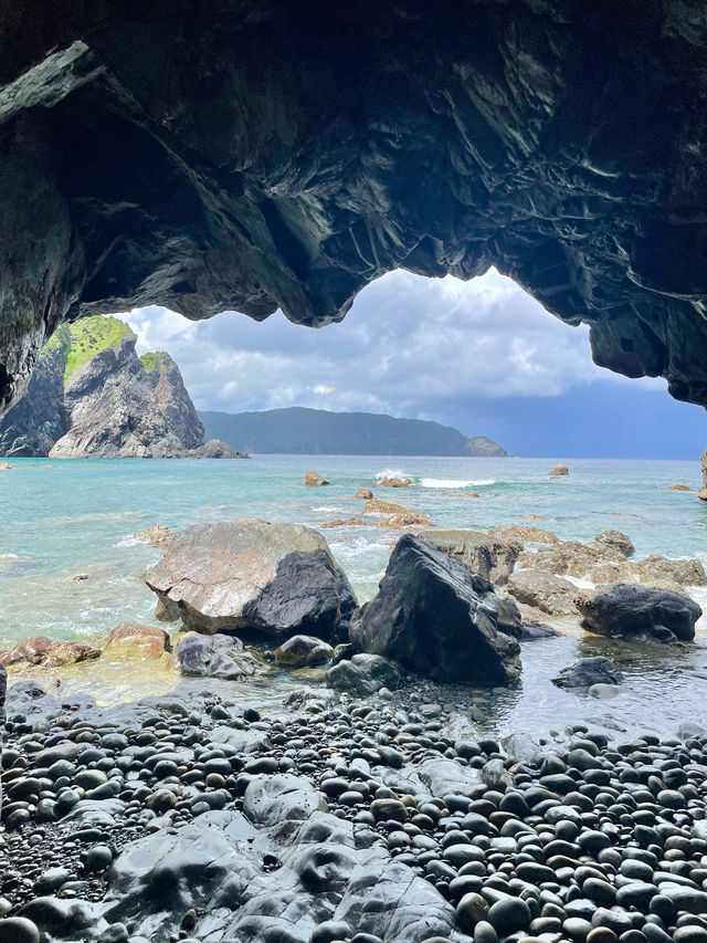 奄美大島　超神秘的！自然の洞窟🪨