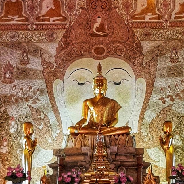ไหว้พระและชมพุทธศิลป์ปูนปั้น ณ วัดสุทธิวราราม 