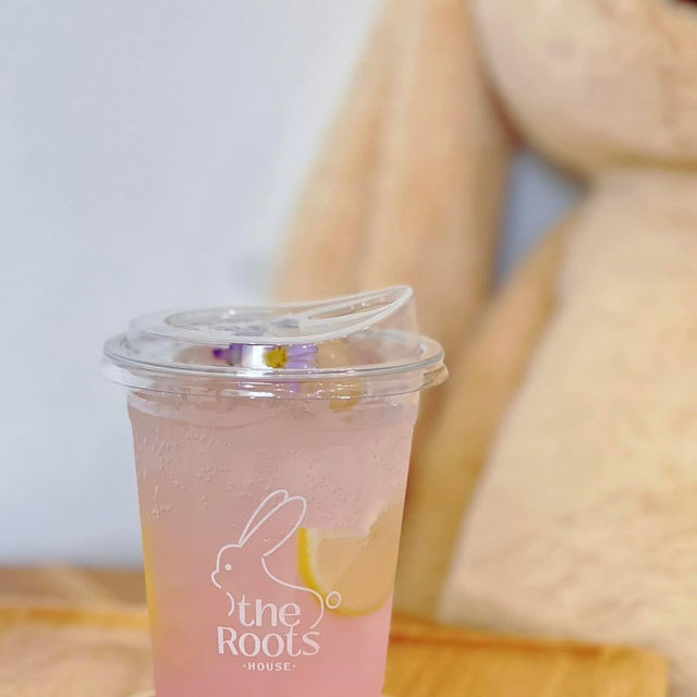 The roots house คาเฟ่น้องต่าย