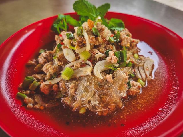 ร้านส้มตำ อีสานคลาสสิค แม่กลอง