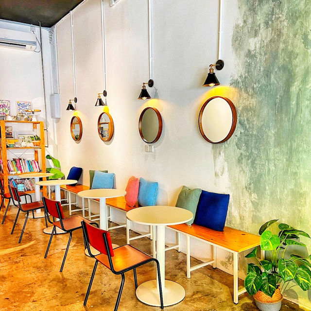 🇲🇾 Step Into Elegance at Cantek Sekali Café – Beauty in Every Bite!