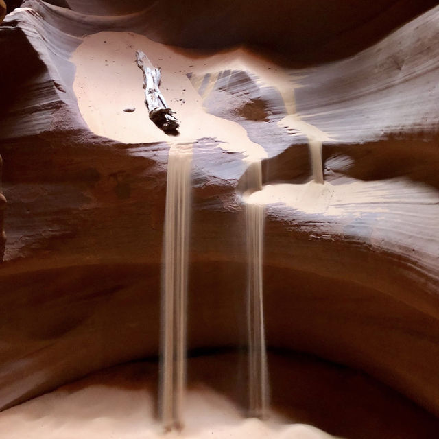 Antelope Canyon: Nature’s Sculpted Masterpiece for Photographers