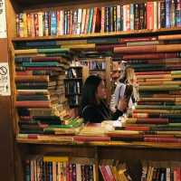 la 뜻밖의 포토존 , 더 라스트 북스토어(the LAST BOOKSTORE) 📚