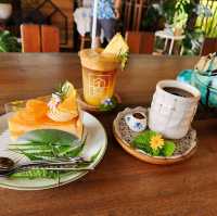 คาเฟ่แบบสโลว์บาร์ Go Back Home