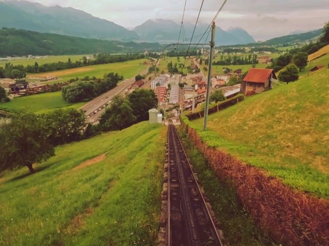 驚險刺激的䌫車體驗