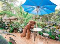 คาเฟ่พัทยา ในร่องสวนริมน้ำ