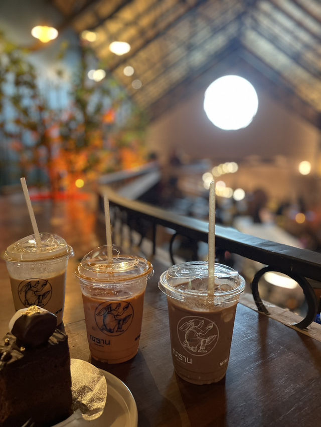 ณิธาน คาเฟ่สวยที่พัทยา