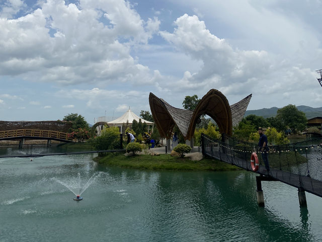 Seaverse cafe and restaurant คาเฟ่ใหญ่สงขลา