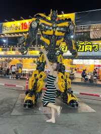 ตลาดนัดเลียบด่วน รามอินทรา