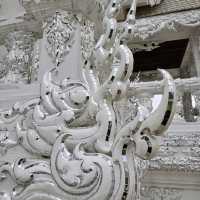 เที่ยวเชียงราย ไหว้พระวัดร่องขุ่นสวรรค์บนดิน