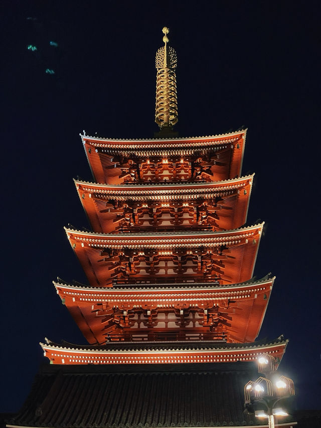 เดินเที่ยววัดเซ็นโซจิตอนกลางคืน สวยมากกก 🏮⛩️
