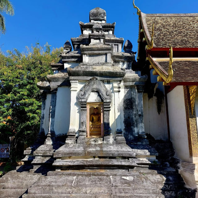 印卓威漢寺：靜謐之旅 🕉️