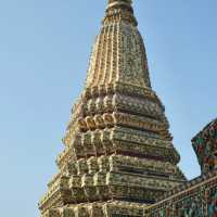 The Splendor of Wat Phra Chetuphon: Bangkok’s Reclining Treasure