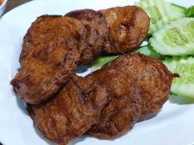 ร้านอาหารพื้นบ้านระยอง ติดทะเลอาหารอร่อย