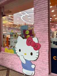 ร้านสะดวกซื้อสุดคิ้วท์ ธีม Hello Kitty