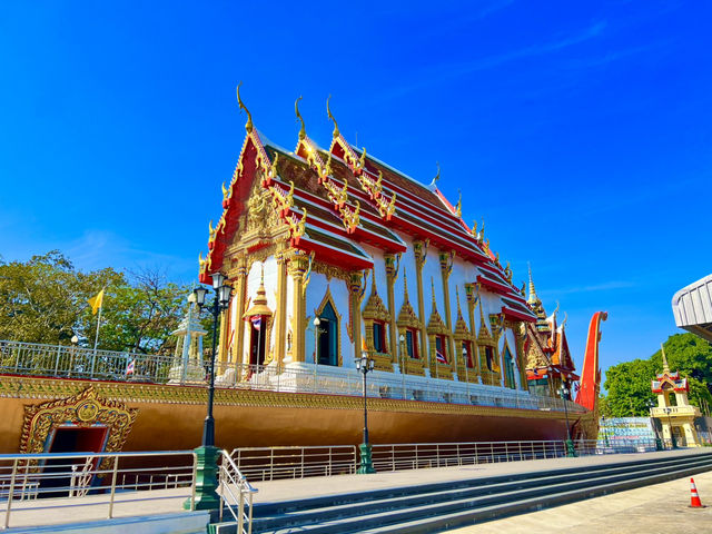 วัดชลอ โบสถ์เรือสุพรรณหงษ์ วัดสวยนนทบุรี
