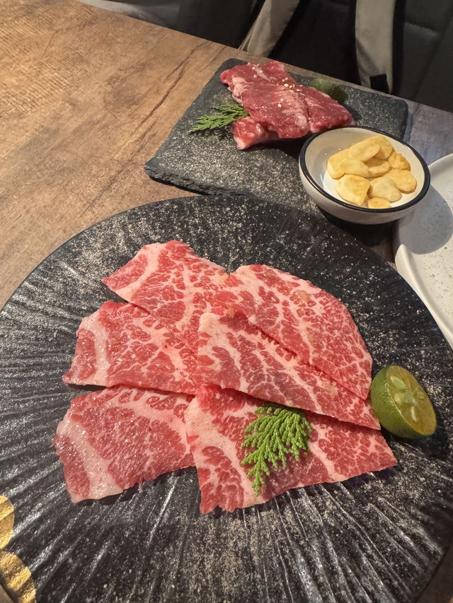 捷運市政府站巷弄精緻燒肉餐酒館「肉得慌」