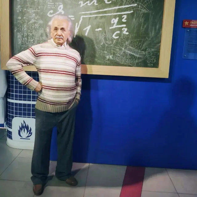 星光熠熠的體驗：曼谷杜莎夫人蠟像館 