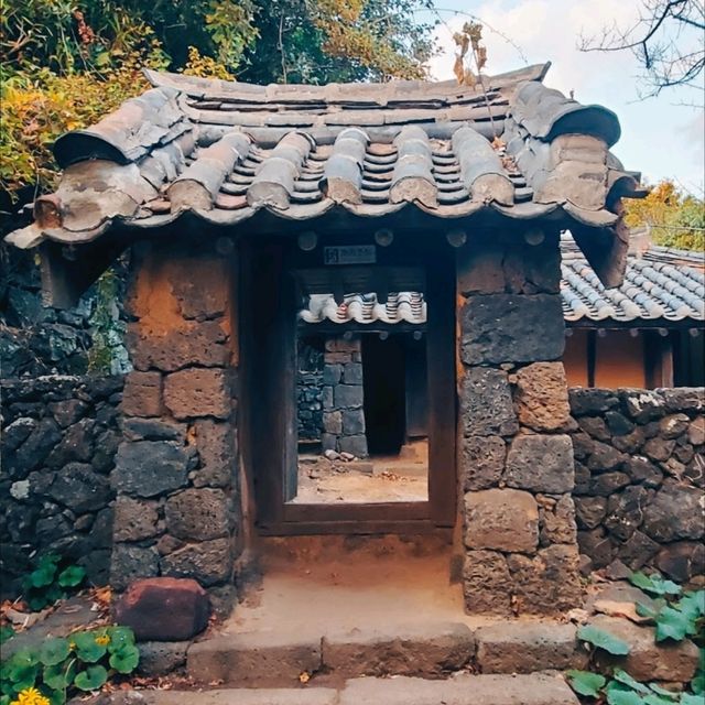 JEJU FOLK VILLAGE.