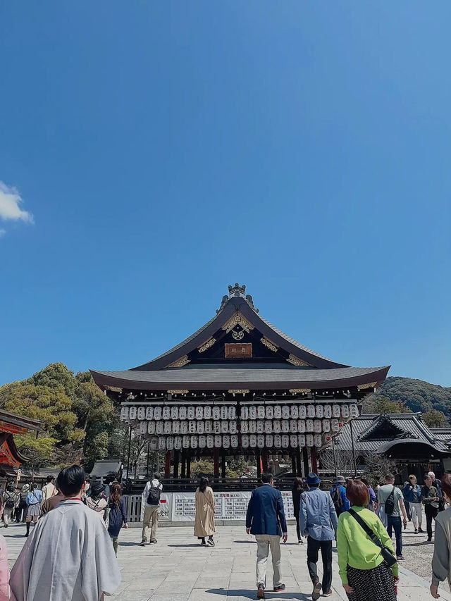 ขอพรด้านความรัก ⛩️ ศาลเจ้ายาซากะ ย่านเกียวโต