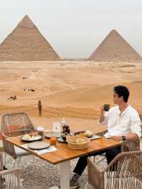 9 Pyramids Lounge 