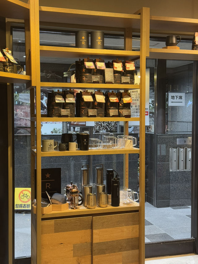 Beautiful Starbucks Coffee Kyoto Sanjo-ohashi Bridge