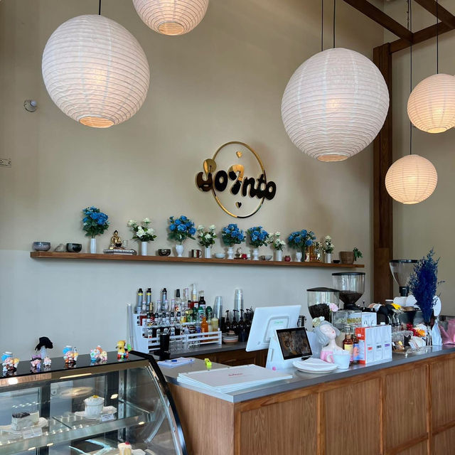 So Into cafe & eatery, เชียงใหม่ 🌸🌼🪻