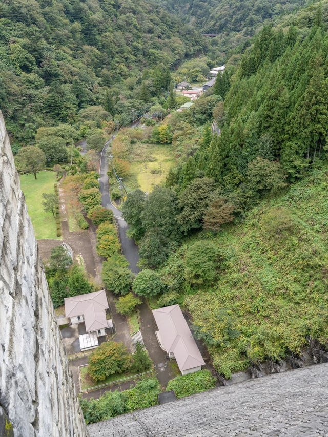 【群馬県/四万温泉】みる位置によって色が変わる！？シマブルーが美しすぎた