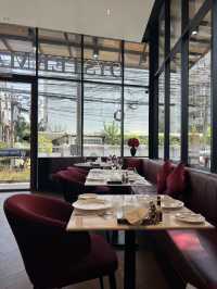 Oysterman ร้านอาหารสไตล์เมดิเตอร์เรเนี่ยน 