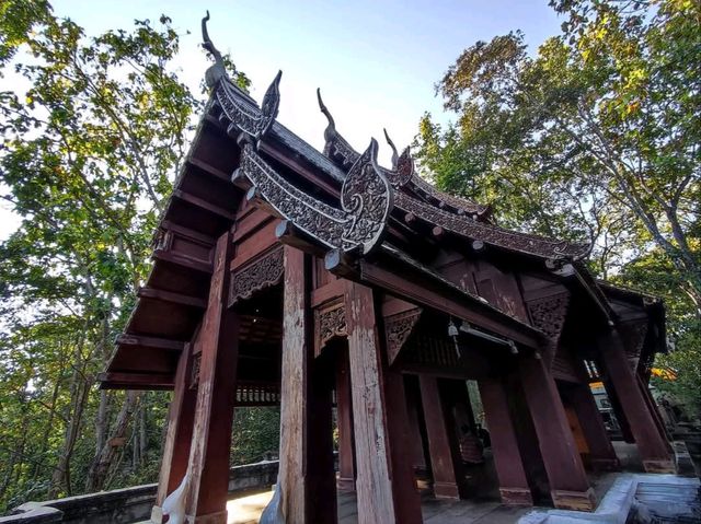 วัดสำคัญของจังหวัดพะเยา ตั้งอยู่บนดอยบุศราคัม