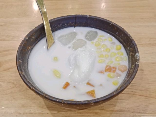 ทานขนมหวาน บัวลอยแสนอร่อย