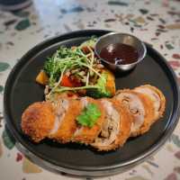 🇲🇾 JOMO Eatery: A Fusion Feast Near Sultan Mahmud Airport