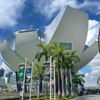 Singapore Unveiled: A Journey Through Modern Wonders & Hidden Gems