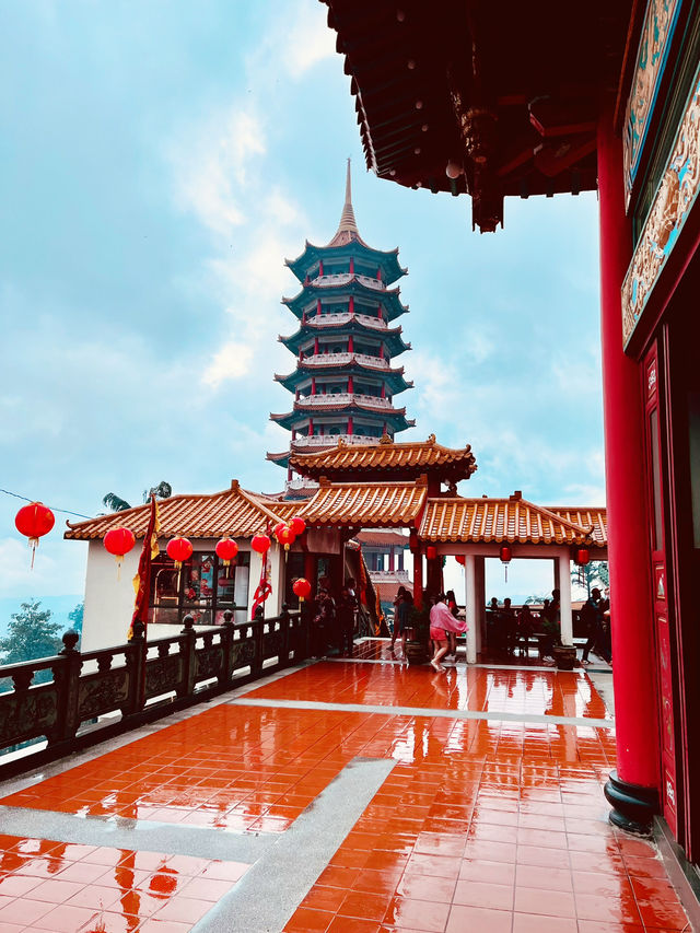“Chin Swee Temple Pagoda: Serenity, Scenery & Sacred Splendor”