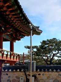 단청 아래 한옥 건축이 주는 정적인 아름다움 🏯🌿