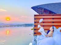นอนแพริมน้ำแบบ luxury ในเขื่อนศรีนครินทร์