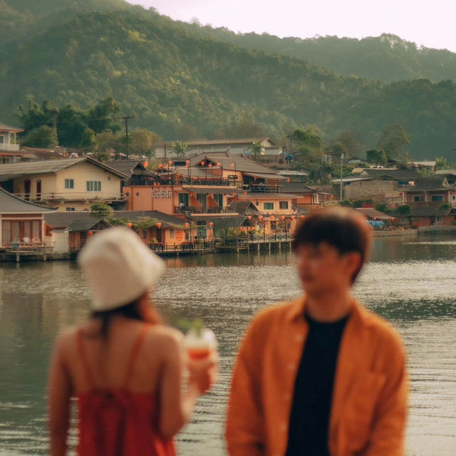 บรรยากาศดีๆ ที่บ้านรักไทย จ.แม่ฮ่องสอน 🛖🏮