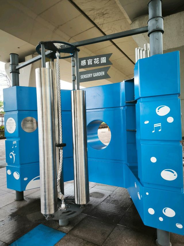 【觀塘海濱花園】坐擁無敵海灣,緊抱綠草如茵,是城市中之綠洲! 【觀塘海濱花園】坐擁無敵海灣,緊抱綠草如茵,是城市中之綠洲!