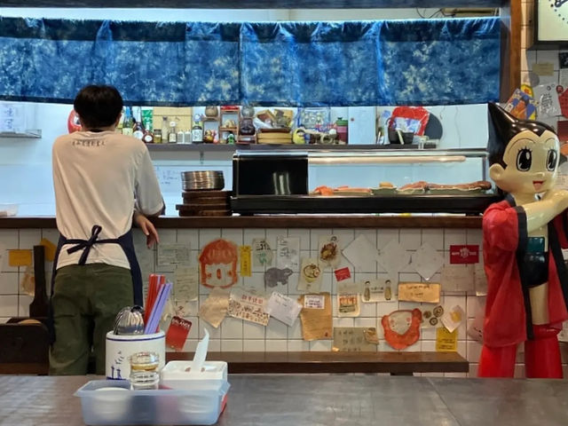Creative fusion neighborhood cafe in OUG