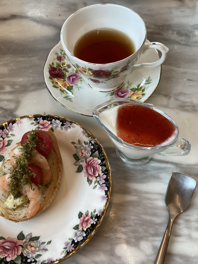  벛꽃 한옥뷰에서 즐기는 애프터눈티 타임☕️💕🌸