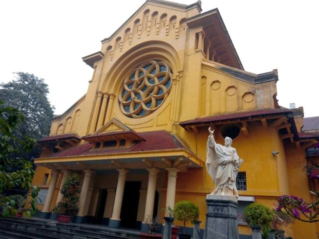 🛕โบสถ์ประตูเหนือ  Cau Bac Church