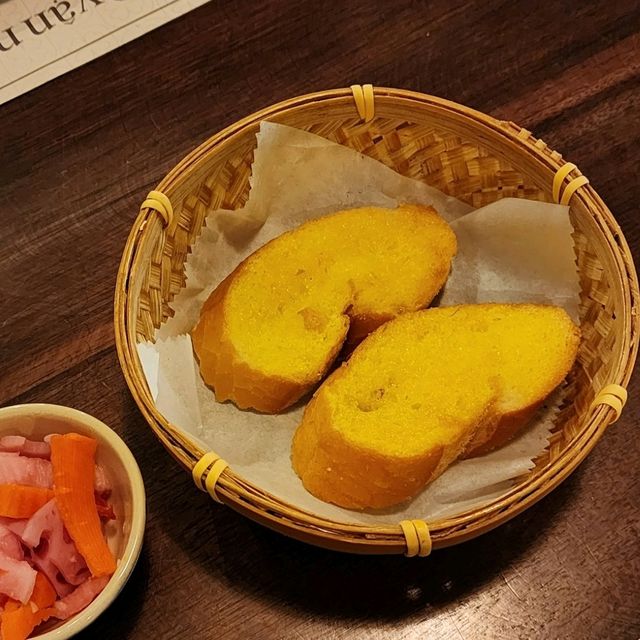 단일 여행기간 최초 재방 맛집! 뭐 하나 빠지는 것 없이 맛있는 베트남 식당. <반마이 (van may)>