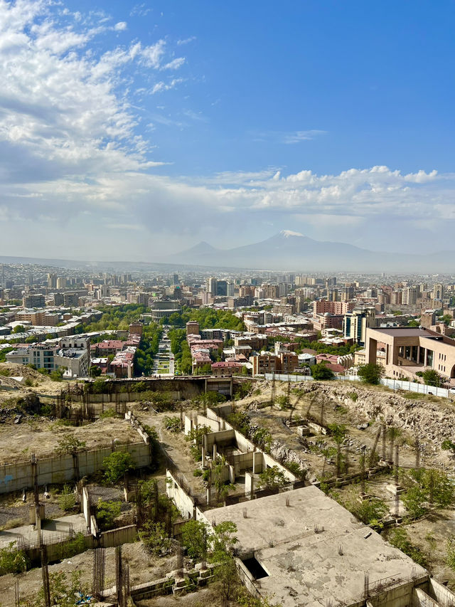 Springtime in Yerevan: Around the Cascade🌷