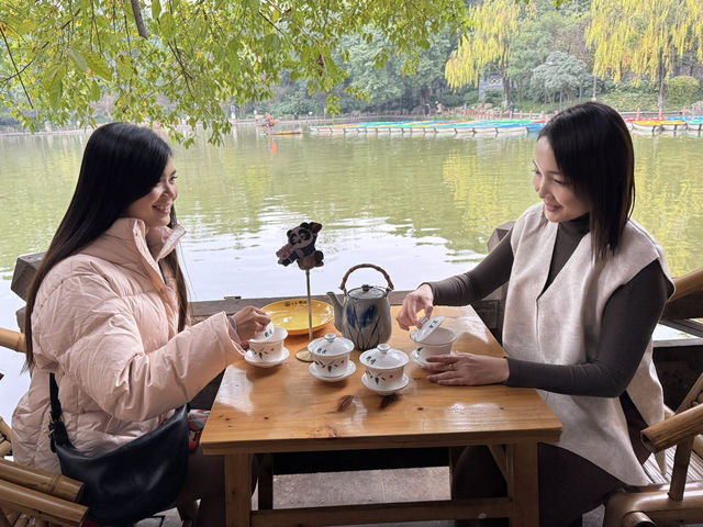 A Taste of Chengdu's Leisure Culture at People's Park