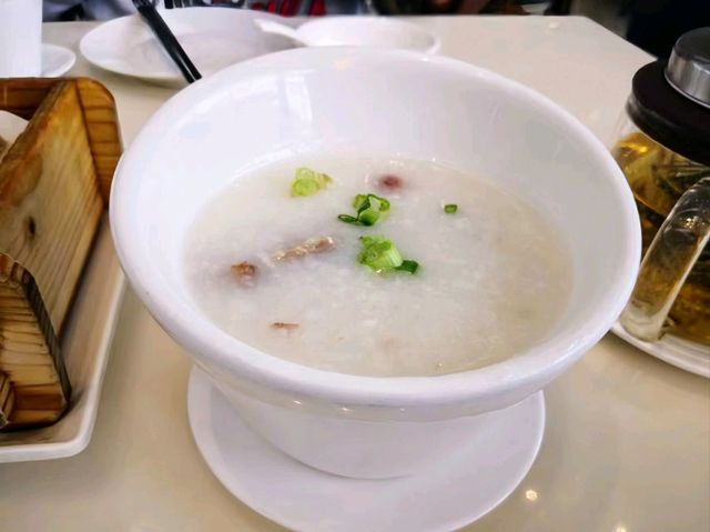 廣州酒家，白雲機場航廈內的粵式早茶餐廳