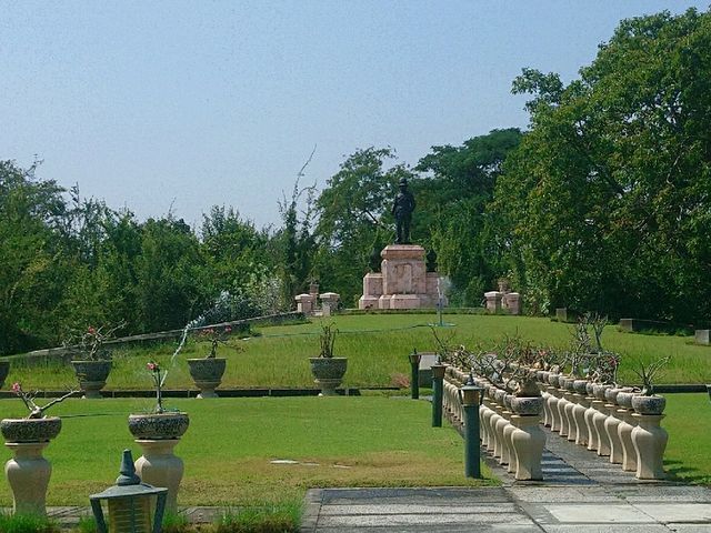 พระราชนิเวศน์มฤคทายวัน..ริมชายทะเลชะอำ