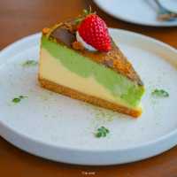 ร้านอาหารและคาเฟ่ ริมทะเลขนอม