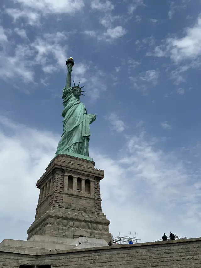 New York Street Stroll | Explore the area and enjoy the scenery