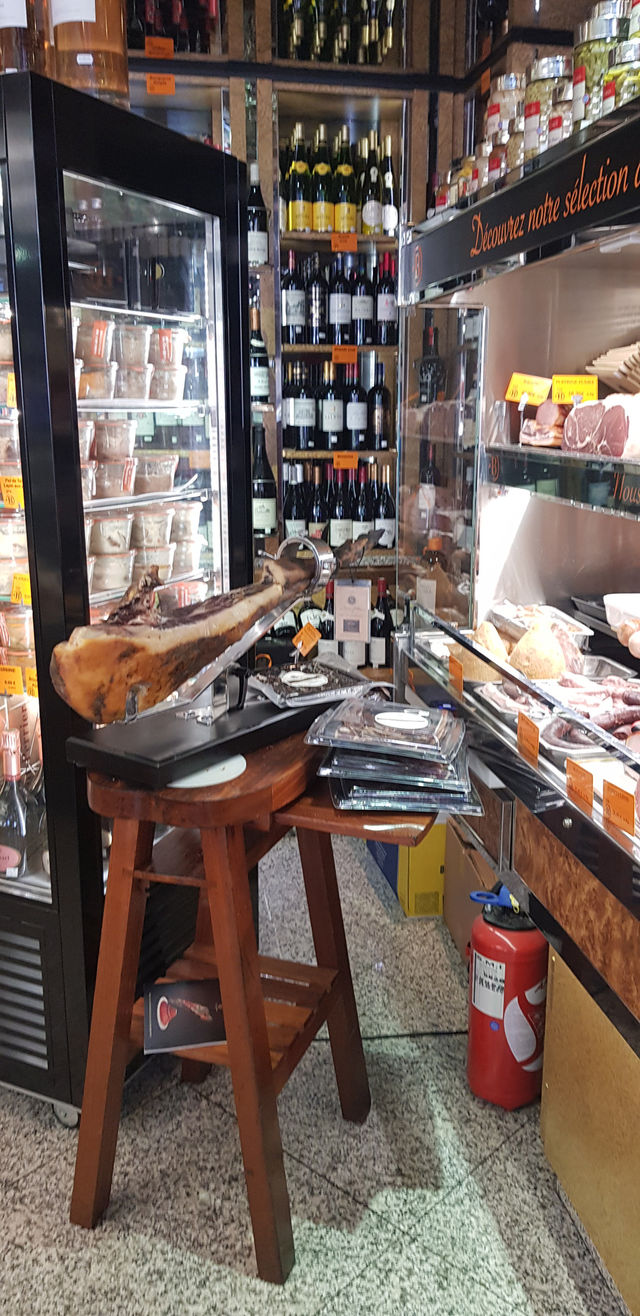 🥐 Breton Traiteur, 도빌 – "호텔 방에서도 프랑스를 맛보다"